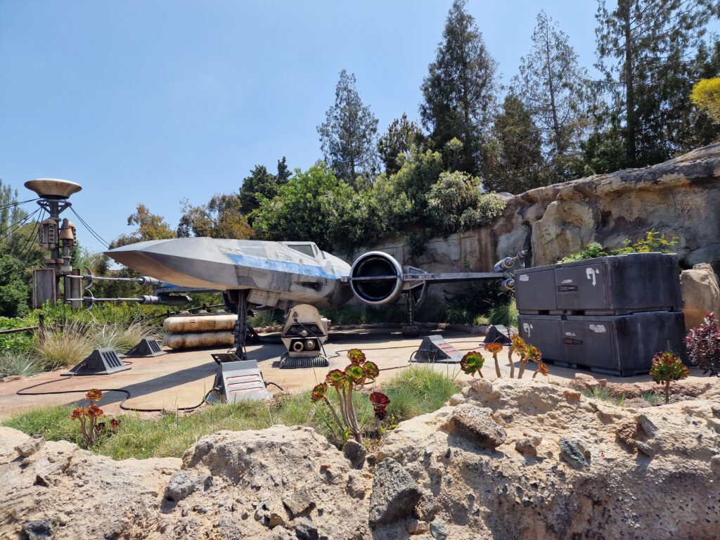 X-Wing fighter in Disney, Anaheim - Star Wars Galaxy's Edge